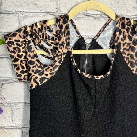 ||🌼3/$30🌼NWOT Black Waffle Short Sleeve Top Size Small - Picture 7 of 16